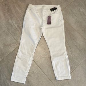White denim skinny ankle pants size 6P. New with tags